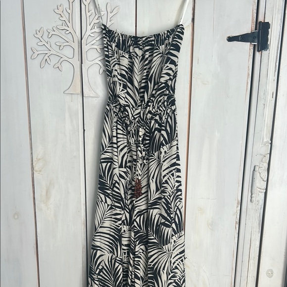 Black and White Leaf Print Jumpsuit - Picture 1 of 3